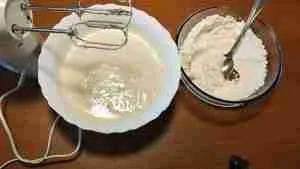 Crostata morbida con crema di ciliegie 2 ciliegie