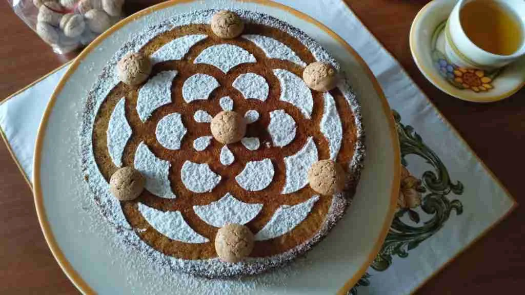 Torta agli amaretti senza glutine siciliana: un dolce che racconta la tradizione. 1 Torta agli amaretti