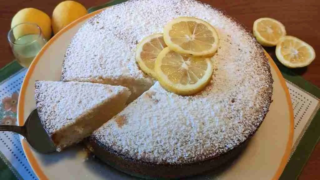 Torta al limoncello di Sicilia: un'esplosione di sapori mediterranei. 1 Torta al limoncello