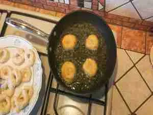 Cutumè versione ciambelline di ricotta fritte al miele 4 Cutume frittelle