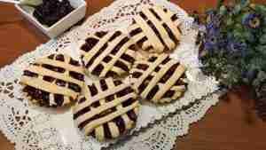 Crostatine ai gelsi neri