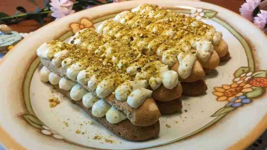 Tiramisù al pistacchio di Bronte senza glutine: un dolce eccellente. 1 Tiramisù al pistacchio di Bronte
