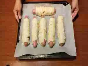 I Rollò con i Würstel: un 'icona della rosticceria siciliana 4 I Rollò con i Würstel